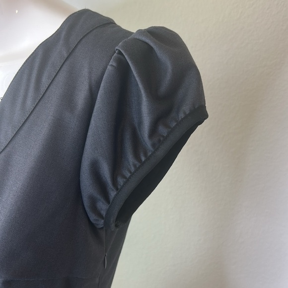 Emmelee women’s sleeveless pleated gray dress with black trim Size S - Picture 5 of 11